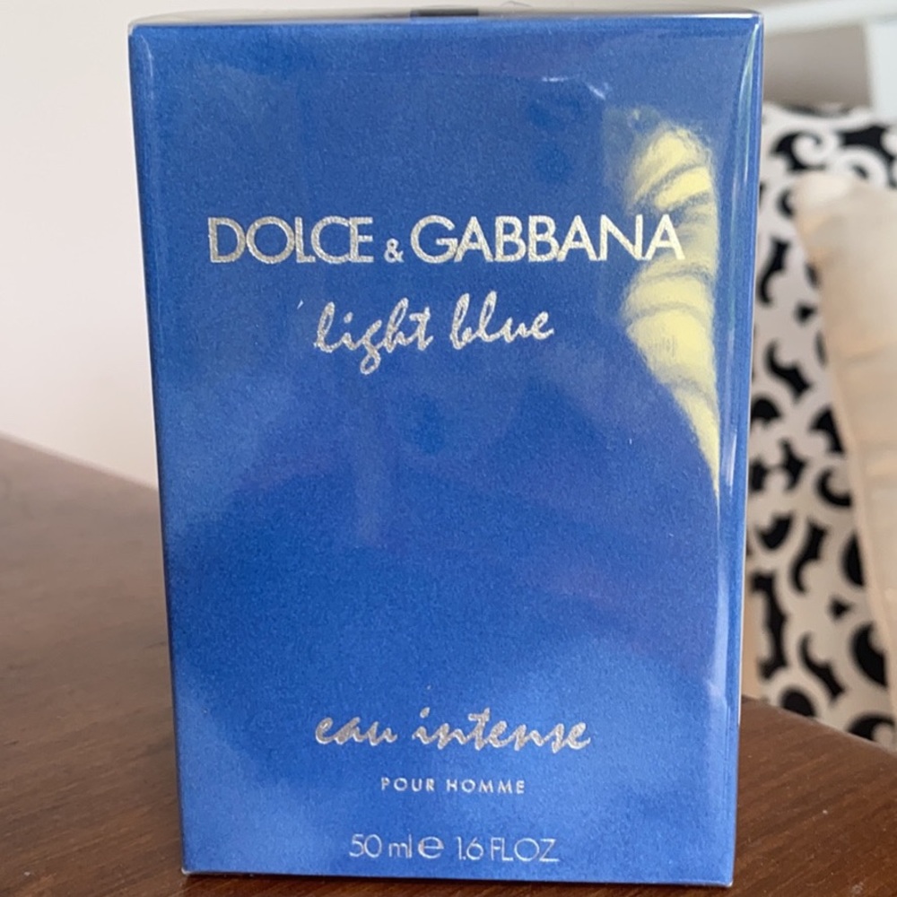 Dolce & Gabbana Light Blue Eau Intense pour Homme.